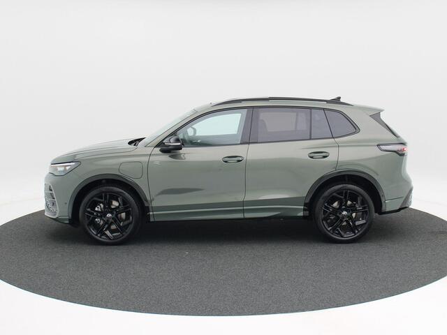 Volkswagen TIGUAN R-Line Edition 1.5 eHybrid 204 PK | Trekhaak | Head-Up | Harman/Kardon | Black Style | Panoramadak |