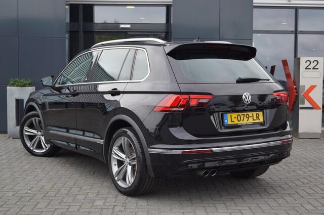 Volkswagen TIGUAN 1.4 TSI DSG R-Line 150pk / Panodak / Trekhaak wegklb. / 19 Inch LM / Navi / ACC/ Led