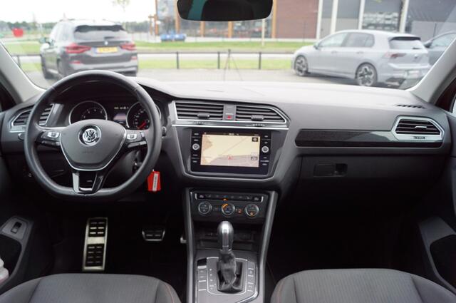 Volkswagen TIGUAN 1.4 TSI DSG R-Line 150pk / Panodak / Trekhaak wegklb. / 19 Inch LM / Navi / ACC/ Led