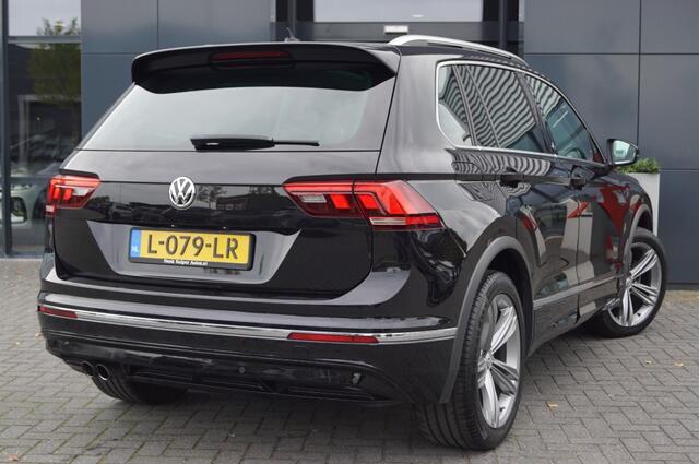 Volkswagen TIGUAN 1.4 TSI DSG R-Line 150pk / Panodak / Trekhaak wegklb. / 19 Inch LM / Navi / ACC/ Led
