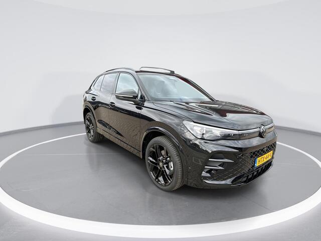 Volkswagen TIGUAN 1.5 204pk DSG eHybrid R-Line Edition · Panoramadak · Elek. Trekhaak · 360 Camera · Massage · Elek. Achterklep · Matrix LED · 20'' Inch · Garantie t/m 02-07-2029 of 100.000km