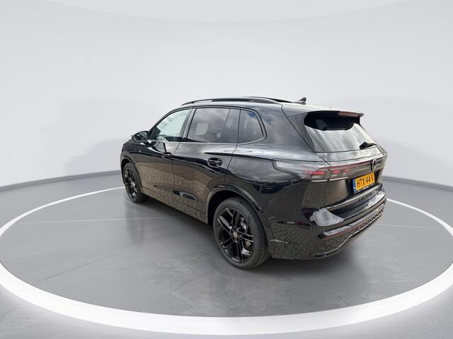 Volkswagen TIGUAN 1.5 204pk DSG eHybrid R-Line Edition · Panoramadak · Elek. Trekhaak · 360 Camera · Massage · Elek. Achterklep · Matrix LED · 20'' Inch · Garantie t/m 02-07-2029 of 100.000km