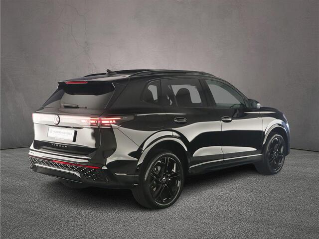 Volkswagen TIGUAN R-Line Edition 1.5 TSI eHybrid 272pk DSG Automaat Trekhaak, Panoramadak, Adaptive cruise control, 360 camera, Achteruitrijcamera