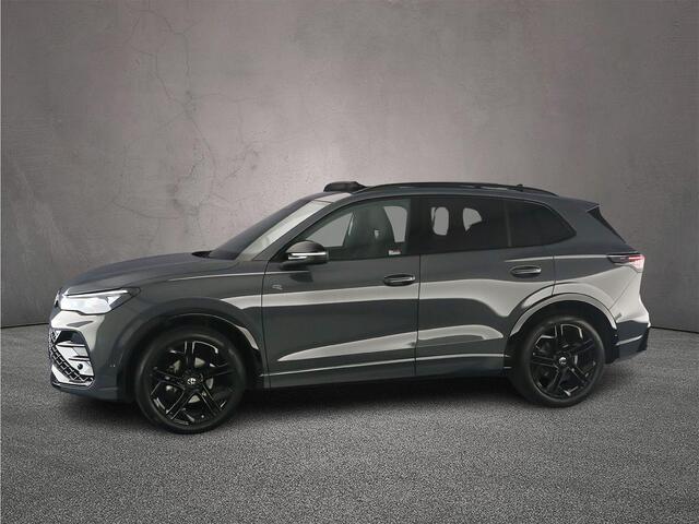 Volkswagen TIGUAN R-Line Edition 1.5 eTSI 150pk DSG Automaat Trekhaak, Adaptive cruise control, 360 camera, Elektrische achterklep, Achteruitrijcamera
