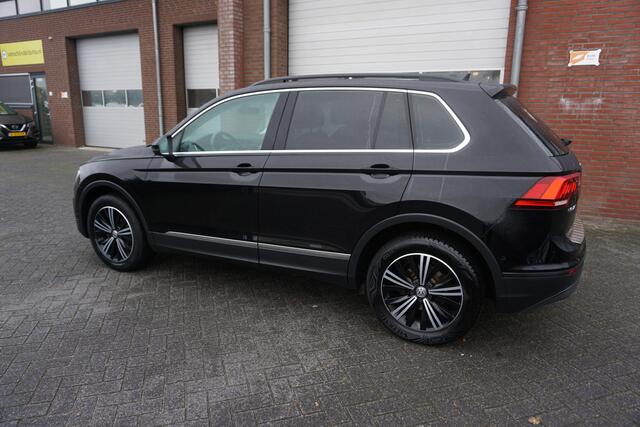 Volkswagen TIGUAN 1.4 TSI 150PK 4MOTION HIGHLINE OFFROAD AUTOMAAT PANORAMADAK 360CAMERA LEDER STOELVERWARMING ELECTR.STOEL+MEM ELECTR.KLEP ADAPTIEVE CRUISE ANDROID/APPLECARPLAY NAVI CLIMA PDC V+A ENZ...