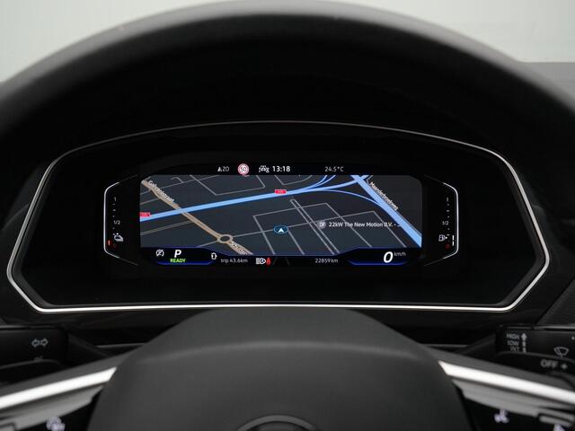 Volkswagen TIGUAN 1.4 TSI eHybrid 245 pk DSG R-Line Business | Panoramadak | Leder | Geheugenstoelen | Rondomzicht camera | IQ Light