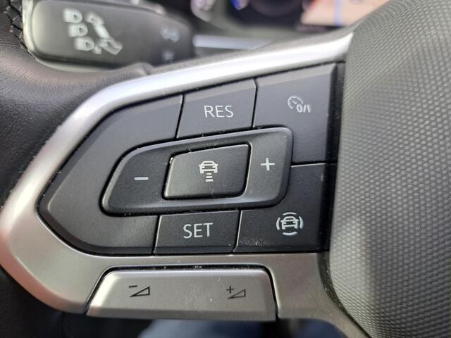 Volkswagen TIGUAN 1.5 TSI 130 Pk Highline Bs Alcantara Ecc Nav. Apple Carplay 6 Bak