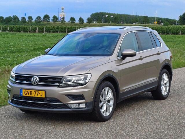 Volkswagen TIGUAN 1.4 TSI 4Motion Highline /Nieuwstaat !/Pano/Camera/Led/Navi/18 " /Ada Cruise/