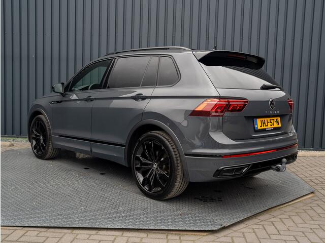 Volkswagen TIGUAN 1.5 TSI R-Line Business+ | Trekhaak wegkl. | Panodak | Head Up | Side Assist | IQ Light | Elk. A-klep | 20'' | Prijs Rijklaar!!