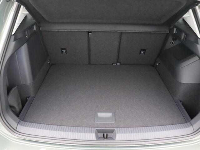 Volkswagen TIGUAN 1.5 eHybrid Life Edition 204PK DSG Trekhaak, 19" LM Velgen, Adaptieve Cruise Controle, Achteruitrijcamera, Side Assist, Navi via Apple Carplay/Android Auto, Keyless, Stoel-Stuurverwarming, Elektr. Achterklep