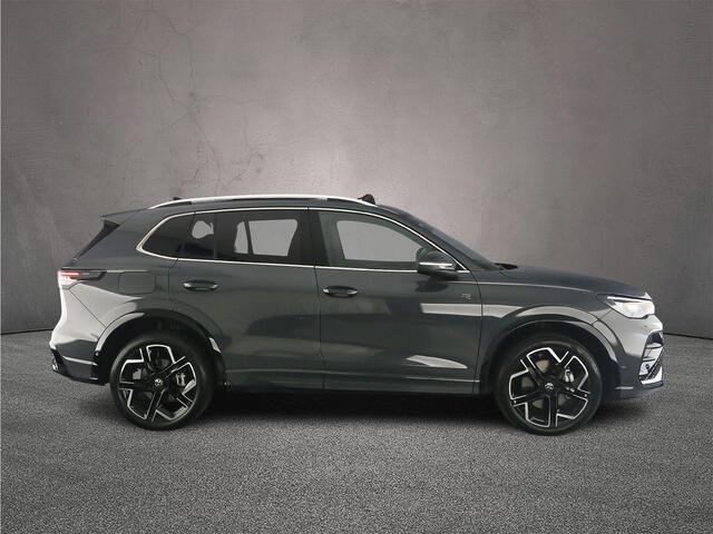 Volkswagen TIGUAN R-Line Edition 1.5 TSI eHybrid 272pk DSG Automaat Trekhaak, Navigatie, Achteruitrijcamera, Elektrische achterklep, Adaptive cruise control