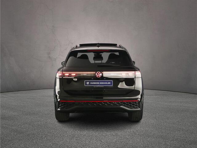 Volkswagen TIGUAN R-Line Edition 1.5 TSI eHybrid 272pk DSG Automaat Trekhaak, Adaptive cruise control, Black Style, Panoramadak, 360 camera