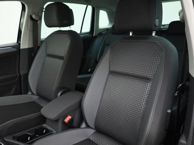 Volkswagen TIGUAN 1.5TSI/150PK Life R line DSG · Navigatie · Apple/Android Car Play · Stoel-& stuurverwarming · Garantie tot april 2026 Of 100000km.
