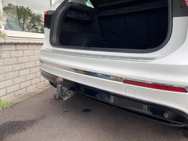 Volkswagen TIGUAN 1.4 TSI R-LINE, Trekhaak, Carplay, ACC/Laneassist, Verschuifbare achterbank