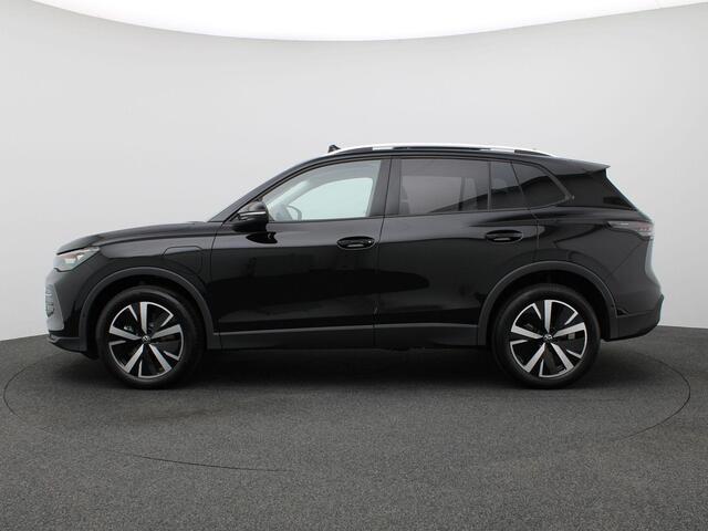Volkswagen TIGUAN 1.5 eHybrid Life Edition 204PK DSG Pano-Schuifdak, Trekhaak, 19" LM Velgen, Adaptieve Cruise Controle, Achteruitrijcamera, Side Assist, Navi via Apple Carplay/Android Auto, Keyless, Stoel-Stuurverwarming, Elektr. Achterklep