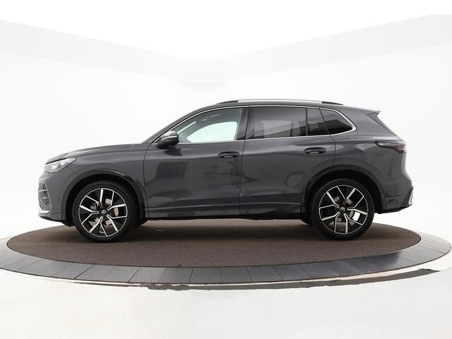 Volkswagen TIGUAN 1.5 eTSI 150pk DSG R-Line Business · Leder + Elektrische stoelen · Keyless · 360 Camera · Dodehoek Detectie · Massage · Stoelventilatie · IQ.Light · 20'' Inch · Garantie t/m 20-08-2028 of 100.000km