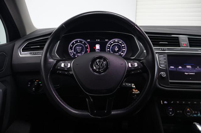 Volkswagen TIGUAN 1.4 TSI ACT R-Line Highline | Automaat | Trekhaak | ACC