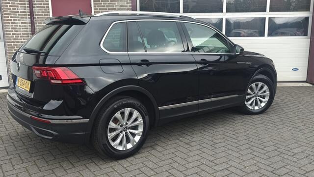 Volkswagen TIGUAN 1.5 TSI Life Business - Automaat - carplay - led koplampen - Prijs is all in