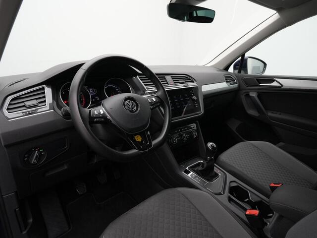 Volkswagen TIGUAN 1.5 TSI 130 pk Comfortline | Trekhaak | Navigatie | Parkeersensoren voor/achter | Adaptive Cruise
