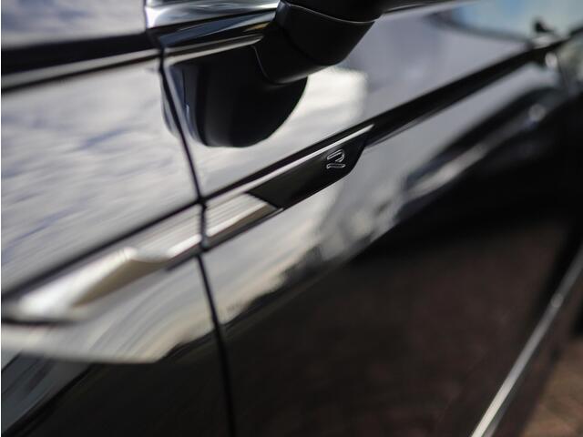 Volkswagen TIGUAN 1.5 TSI R-Line Business+ | Pano | Keyless | IQ Light | Trekhaak | Stuur/Stoelverw.