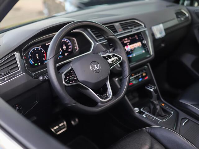 Volkswagen TIGUAN 1.5 TSI R-Line Business+ | Pano | Keyless | IQ Light | Trekhaak | Stuur/Stoelverw.
