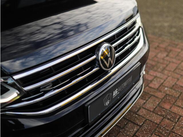 Volkswagen TIGUAN 1.5 TSI R-Line Business+ | Pano | Keyless | IQ Light | Trekhaak | Stuur/Stoelverw.