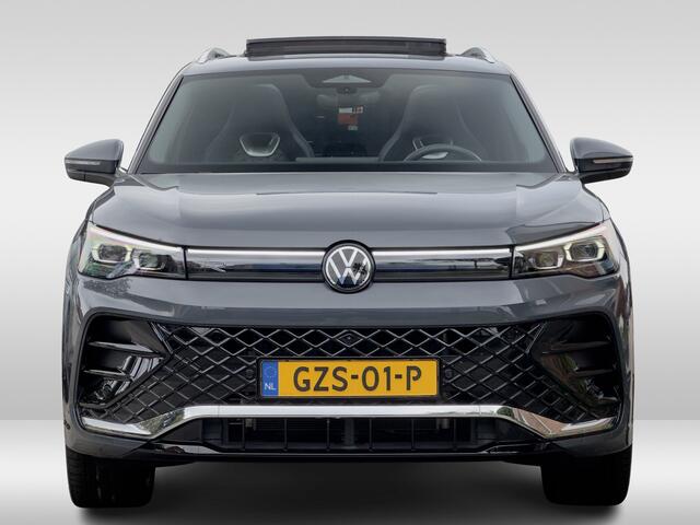 Volkswagen TIGUAN 1.5 eHybrid 272PK AUT6 R-LINE EDITION NWSTE-MODEL!! PANODAK LEDER NAVI CAMERA PARK-ASSIST LED LMV PDC