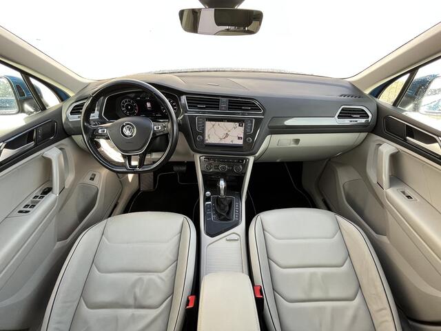 Volkswagen TIGUAN 1.4 TSI ACT Highline / Inklapbare Trekhaak (Trekgewicht 1.800kg) / Elektrisch Glazen Schuif- en Kanteldak / 360º Camera / Apple Carplay & Android Auto / Adaptieve Cruise Control / Climate Control / Navigatie full map / Elektrisch Verstelbare Bestuurdersst