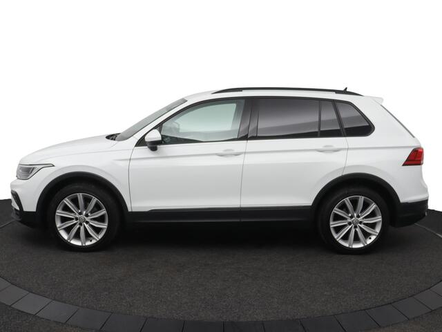 Volkswagen TIGUAN 1.5 TSI Life Business | Trekhaak | Parkeercamera | Stoel/stuur verwarming |