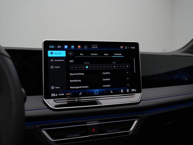 Volkswagen TIGUAN 1.5 eHybrid 204 pk DSG R-Line Edition | Panoramadak | Adaptief onderstel | Achteruitrijcamera | Stuur-/stoelverwarming