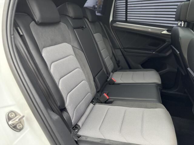 Volkswagen TIGUAN 2.0 TSI 4Motion Highline | VOL | R-Line | Trekhaak | Panorama | HUD | LED | Dealer Onderhouden |
