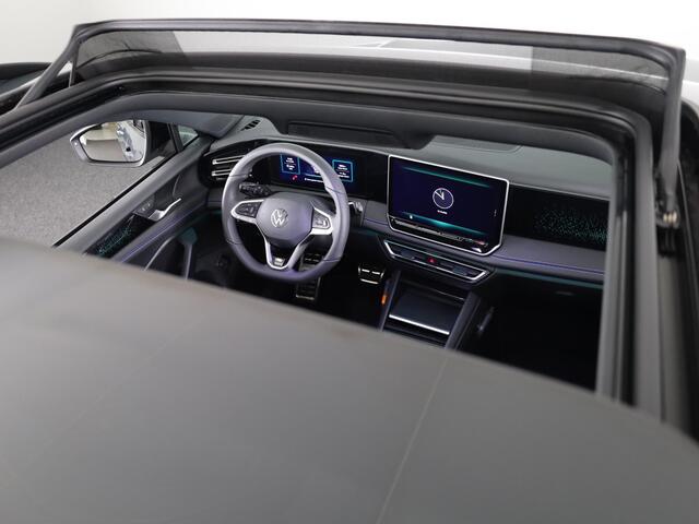 Volkswagen TIGUAN 1.5 eHybrid R-Line Edition 204 pk Automaat (DSG) | Verlengde garantie | Navigatie | Panoramadak | Trekhaak (wegklapbaar) | Parkeersensoren (Park assist) | Achteruitrijcamera | Black Style pakket | R-Line |