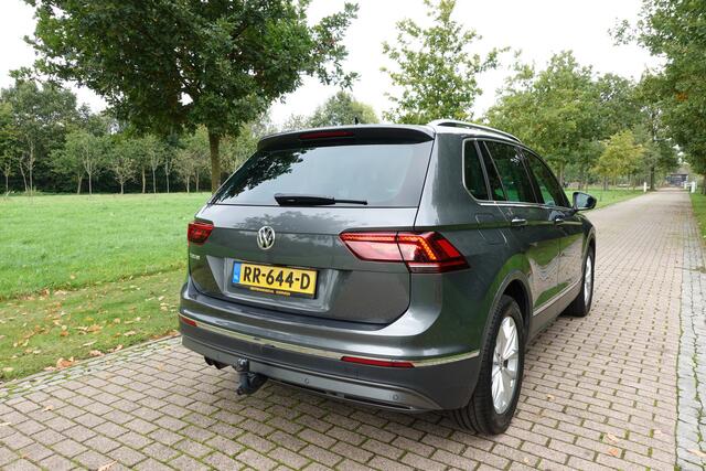 Volkswagen TIGUAN 1.4 TSI ACT Highline NAP | Trekhaak uitklapbaar | Stoelverwarming | Camera | CarPlay | Adaptive Cruise Control | LED |