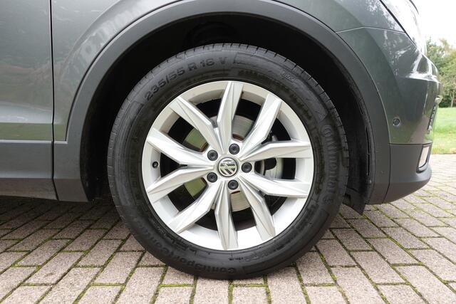 Volkswagen TIGUAN 1.4 TSI ACT Highline NAP | Trekhaak uitklapbaar | Stoelverwarming | Camera | CarPlay | Adaptive Cruise Control | LED |