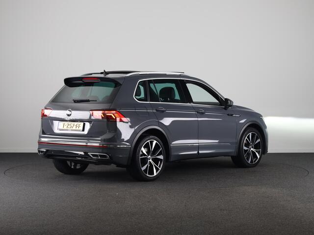 Volkswagen TIGUAN 1.5 TSI R-Line Business 150PK | Automaat (DSG) | Panoramadak | 20 Inch | Camera | Winterpakket | Keyless entry