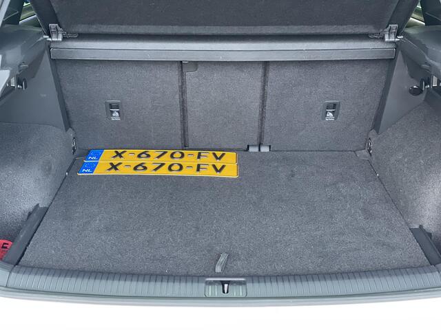 Volkswagen TIGUAN 1.5 TSI R-Line AUTOMAAT / LED / NAVI / ELECT. KLEP / RIJKLAAR