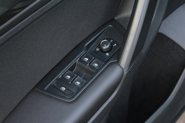 Volkswagen TIGUAN 1.5 TSI ACT Highline Business R | Pano | Trekhaak | Automaat |