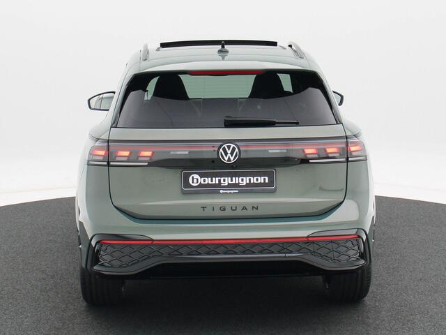 Volkswagen TIGUAN 1.5 eHybrid R-Line Editon 204 PK | Trekhaak | Panoramadak | Adaptieve Cruise Control | Stoel & Stuur Verwarming | Black Style |