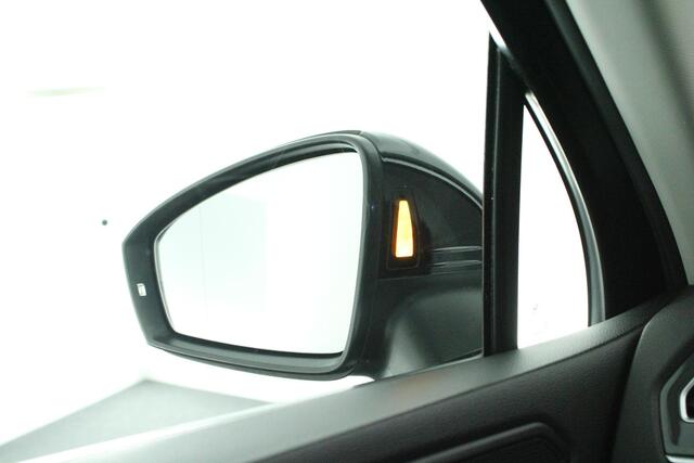 Volkswagen TIGUAN 1.4 TSI 245pk eHybrid Elegance Trekhaak 360Camera Leder Panoramadak