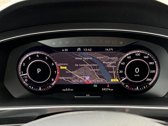 Volkswagen TIGUAN TSI 150pk DSG R-Line (Trekhaak,Virtual,Camera,Navi)