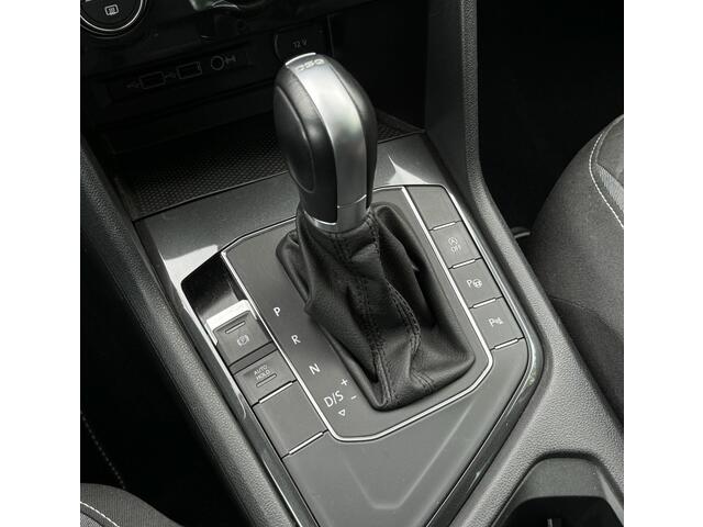 Volkswagen TIGUAN TSI 150pk DSG R-Line (Trekhaak,Virtual,Camera,Navi)