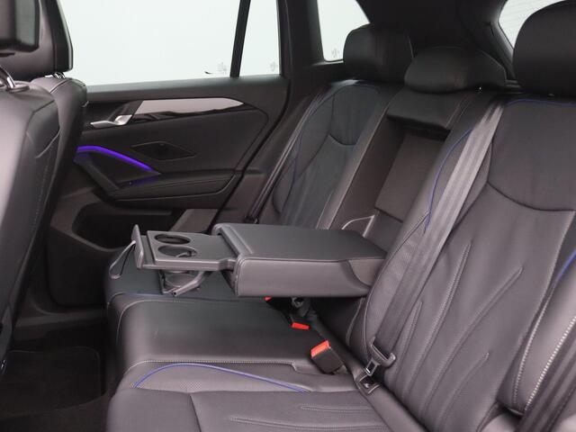 Volkswagen TIGUAN 1.5 eHybrid R-Line Edition 272PK DSG Pano-Schuifdak, Trekhaak, Lederen Bekleding, 360gr. camera, Adaptieve Cruise Controle, Matrix LED verlichting, Keyless, Navi, Side Assist, Alarm, 20" LM Velgen