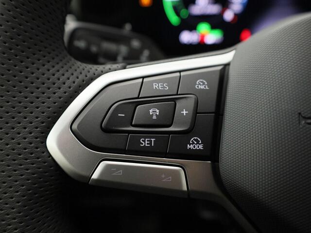 Volkswagen TIGUAN 1.5 eHybrid 272 pk DSG R-Line Edition · Panoramadak · Trekhaak · Massagefunctie · Camera · Garantie tot april 2030 of 100000km.