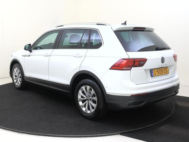 Volkswagen TIGUAN 1.5 TSI Life Business | Panoramadak | Parkeerassistent | Digital cockpit Pro | Keyless | Stoel- en stuurwielverwarming | Dodehoek detectie | Achteruitrijcamera | Navigatie |