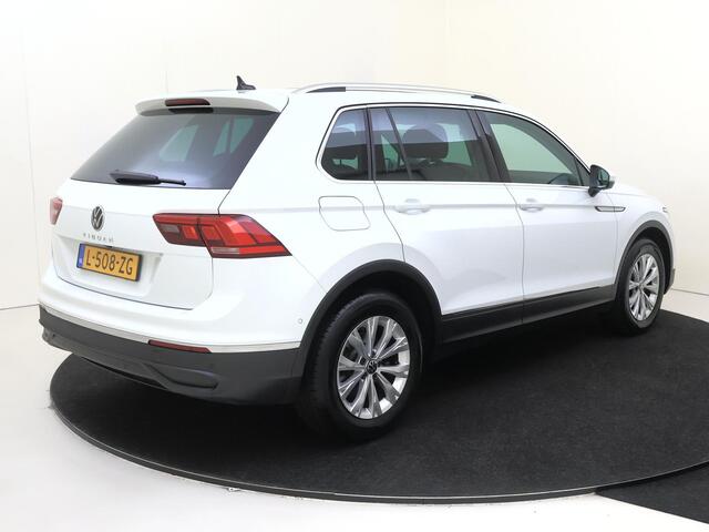 Volkswagen TIGUAN 1.5 TSI Life Business | Panoramadak | Parkeerassistent | Digital cockpit Pro | Keyless | Stoel- en stuurwielverwarming | Dodehoek detectie | Achteruitrijcamera | Navigatie |