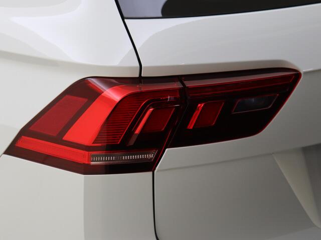 Volkswagen TIGUAN 1.5 TSI Life Business | Panoramadak | Parkeerassistent | Digital cockpit Pro | Keyless | Stoel- en stuurwielverwarming | Dodehoek detectie | Achteruitrijcamera | Navigatie |