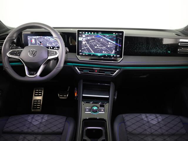 Volkswagen TIGUAN 1.5 eHybrid R-Line Edition 204 pk Automaat (DSG) | Verlengde garantie | Navigatie | Panoramadak | Trekhaak (wegklapbaar) | Parkeersensoren (Park assist) | Achteruitrijcamera | Black Style pakket | R-Line |