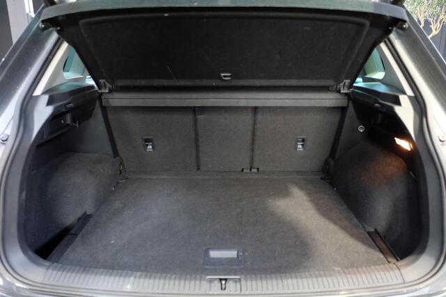 Volkswagen TIGUAN 1.5 TSI ACT Highline Business R / Pano / 360° / Leder / Virtual / 19"