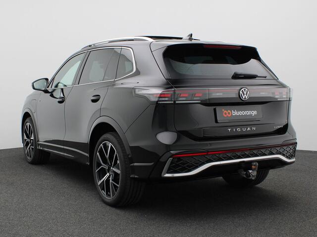 Volkswagen TIGUAN 1.5 eHybrid R-Line Edition 272PK DSG Pano-Schuifdak, Trekhaak, Lederen Bekleding, 360gr. camera, Adaptieve Cruise Controle, Matrix LED verlichting, Keyless, Navi, Side Assist, Alarm, 20" LM Velgen