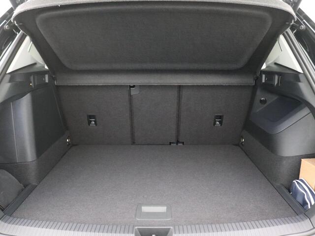 Volkswagen TIGUAN 1.5 eHybrid Elegance 204PK DSG Trekhaak, ErgoActive Stoel, Stoelverwarming voor + achter, Stuurwielverwarming, 360gr. Camera, Led Plus, Navigatie, Alarm, Keyless, Side Assist, Virtual Pedal, 18" LM Velgen